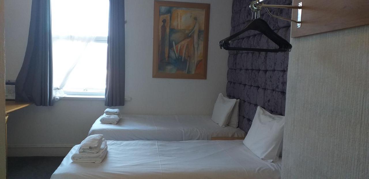 Victoria Hotel นิวพอร์ต ภายนอก รูปภาพ